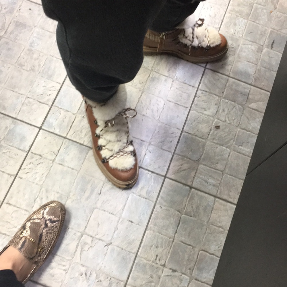 Meet your Posher, Orya